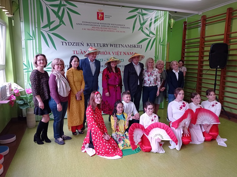 Tutaj powinien być opis obrazka