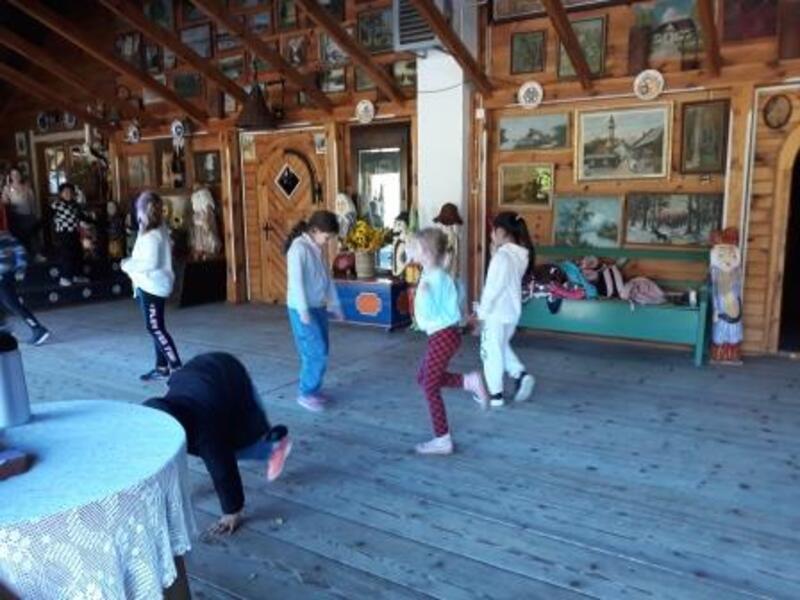 WYCIECZKA DO MALOWANEJ ZAGRODY