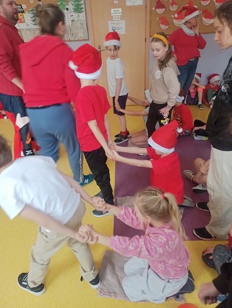 MIKOŁAJKOWY TURNIEJ SPORTOWY