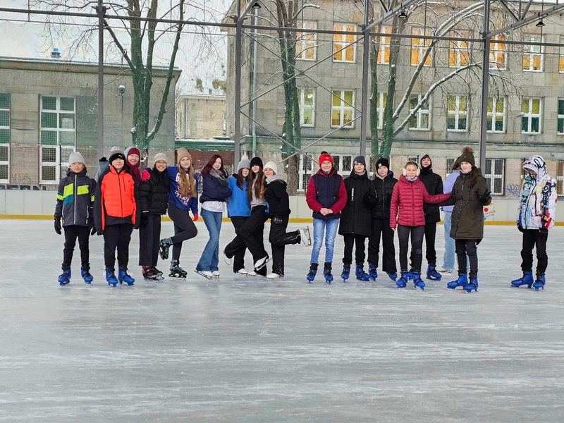 7 c zajęcia na lodowisku