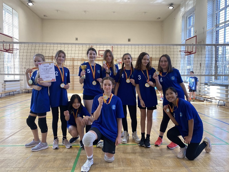 mini piłka siatkowa dziewcząt