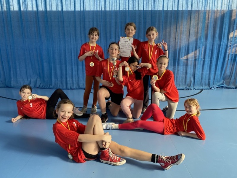 WYGRANA DZIEWCZĄT W DWA OGNIE