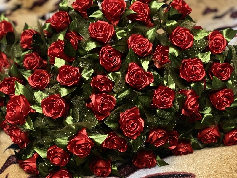 DZIEŃ KOBIET-NIESPODZIANKA OD SZKOLNYCH WOLONTARIUSZY