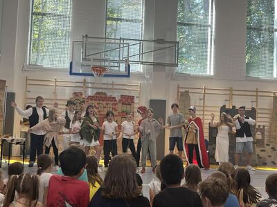 1_You have to be clever- piosenka na zakonczenie