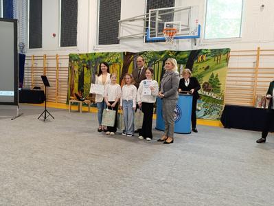 UROCZYSTE PODSUMOWANIE KONKURSU DZIELNICOWEGO ,,W ŚWIECIE BAŚNI"