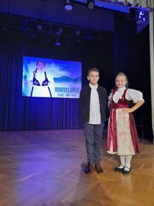 Wiktoria i Adam z klasy 4. reprezentowali naszą szkołę w XX Konkursie Gwar Po cieszyńsku, po obu str
