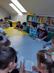 Ortografia w klasie 2Uczniowie klasy 2 doskonalą swoje umiejętności językowe. Nauczyli się korzystać
