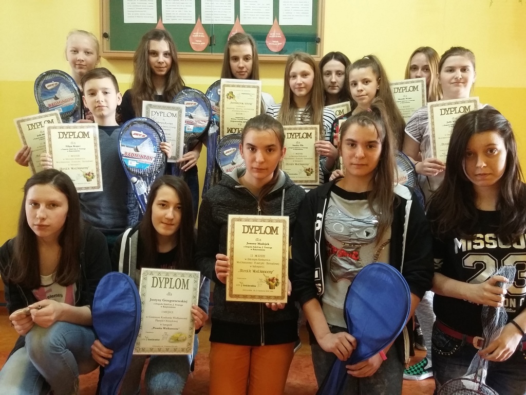 Zdjęcie grupowe laureatów konkursu.