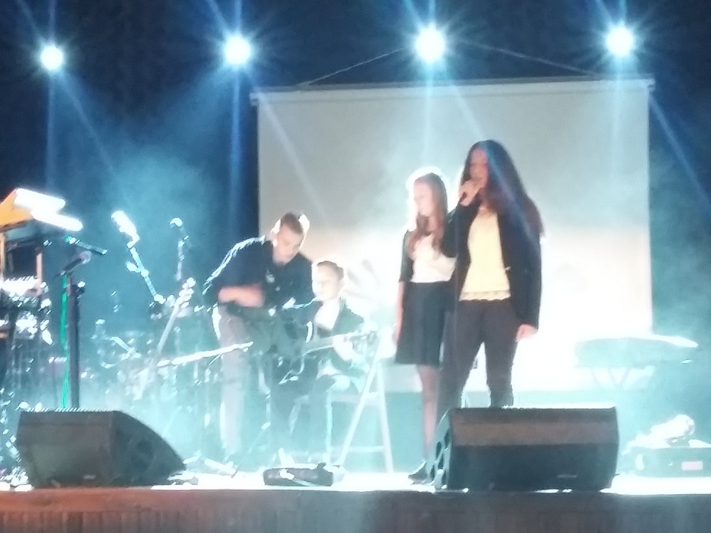 Wokaliści podczas występu