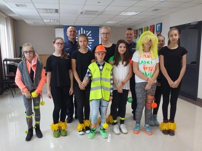 Uczestnicy konkursu "Moda na odblaski"
