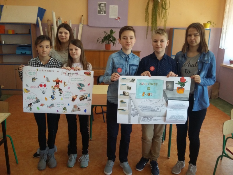 Gminny Turniej "Bezpieczny w sieci" - tworzenie kolażu