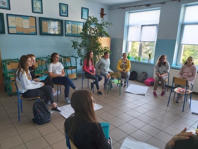 Grupa projektowa - uczestnicy projektu w trakcie zajęć warsztatowych