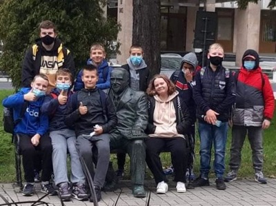Zdjęcie grupowe uczestników wycieczki do Lublina na Pokazy Fizyczne.