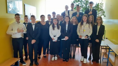 Egzamin ósmoklasisty z języka angielskiego - zdjęcia uczniów 