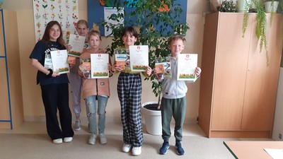 Powiatowy konkurs ekologiczny EKO - pisanka Wielkanocna - uczniowie z nagrodami