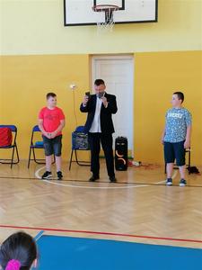 Występ iluzionisty w naszej szkole