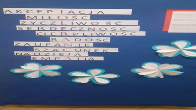 Międzynarodowy Dzień Tolerancji - tablica informacyjna