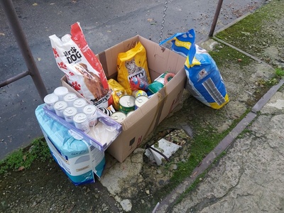 Zebrane przez uczniów i nauczycieli dary dla stowarzyszenia
