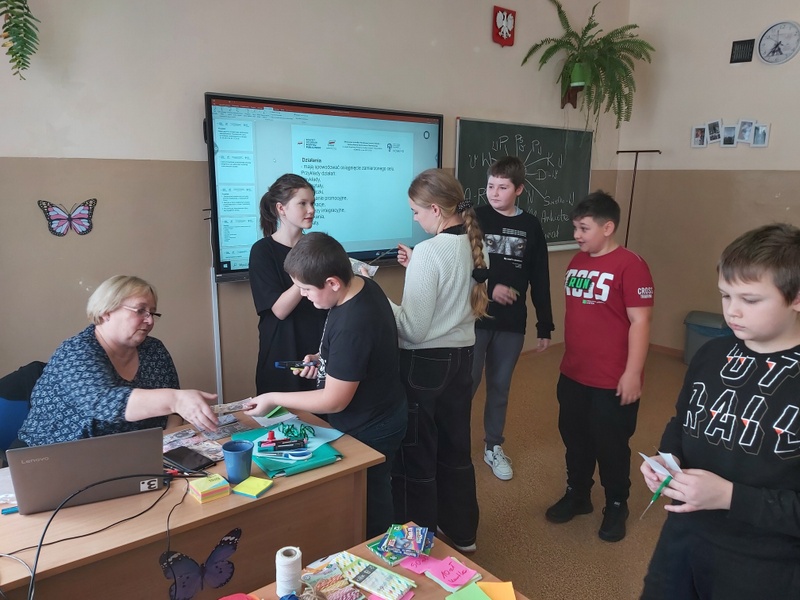 Uczniowie podczas warsztatów "Eko Samorząd Uczniowski"