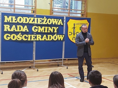 Spotkanie uczniów klas VI - VIII z Wójtem Gminy Gościeradów panem Mariuszem Szczepanikiem