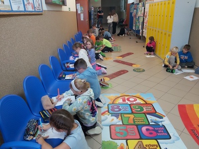 Szkolna akcja z okazji Światowego Dnia Zwierząt - rysujemy ulubione zwierzaki.