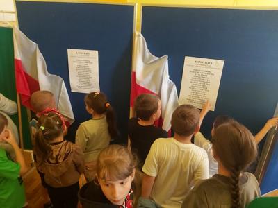 Uczniowie wybierają swoich przedstawicieli w Samorządzie Uczniowskim.