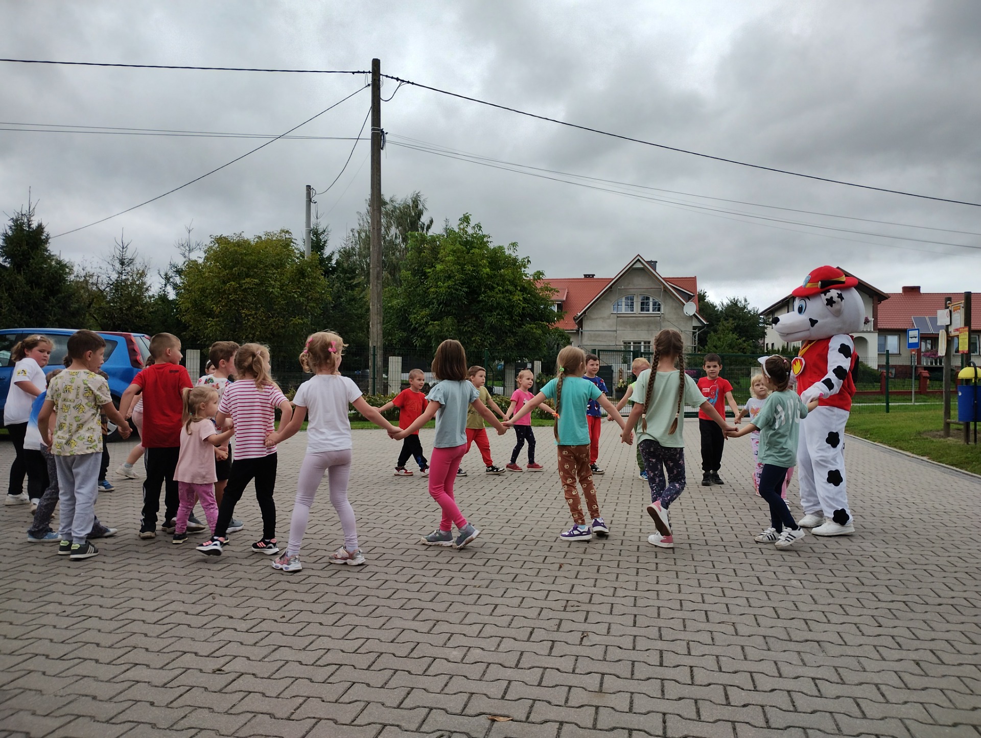 Dzień Chłopaka zdjęcie grupowe dzieci