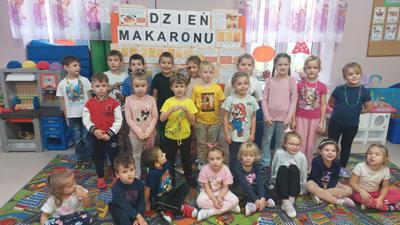 Zdjęcie grupowe dzieci