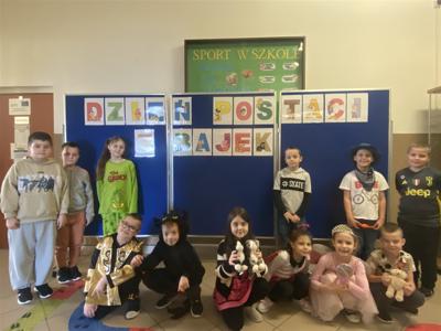 Zdjęcie grupowe dzieci