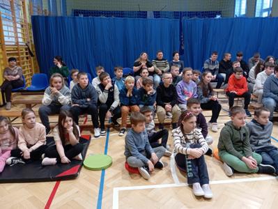 Zdjęcie grupowe dzieci