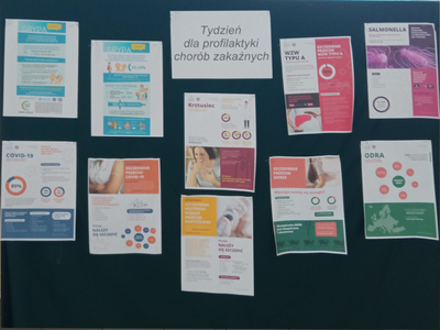 gazetka szkolna z broszurami o chorobach zakaźnych 
