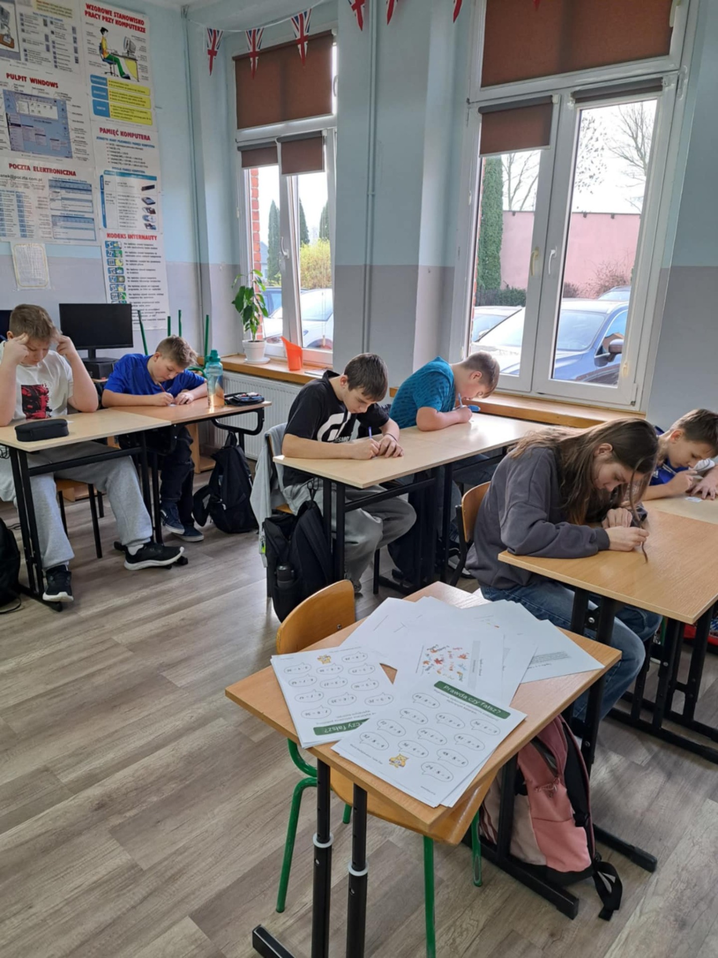 Tutaj powinien być opis obrazka