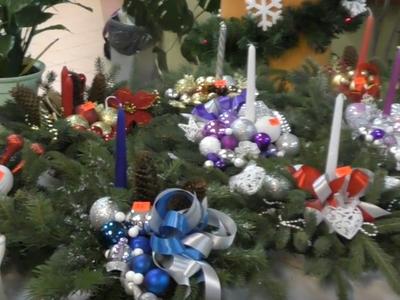 Stroiki bożonarodzeniowe wykonane z gałązek.
