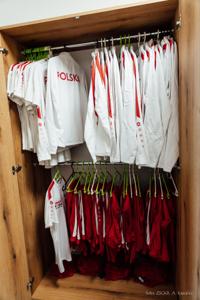 hala sportowa w środku - dtroje sportowe