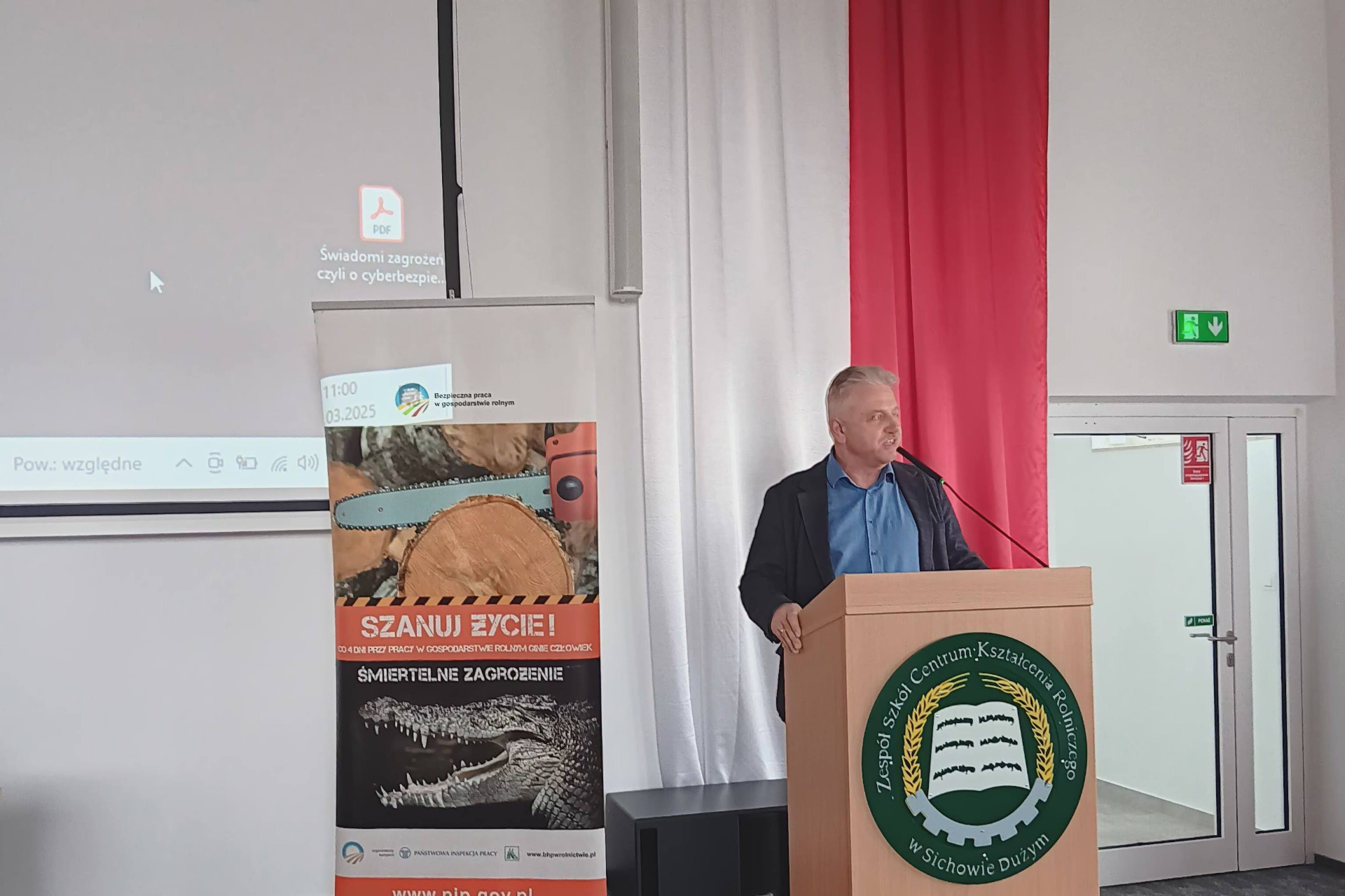 wicedyrektor podczas konferencji