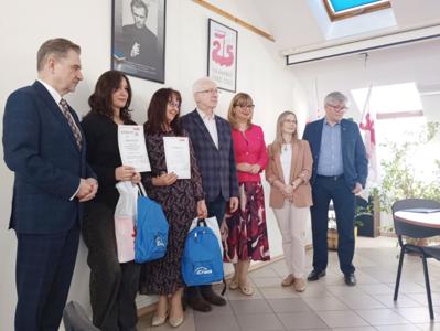 wręczenie nagród laureatom