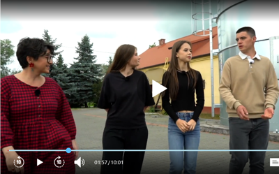 uczniowie w trakcie programu