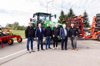 dostarczenie sprzętu do szkoły