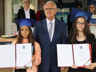 Dnia 23 czerwca 2017 roku uczniowie naszej szkoły usłyszeli dźwięk szkolnego dzwonka...zostały wręcz