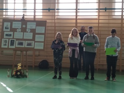 Jak każdego roku, uczniowie naszej szkoły, uczcili tragiczne wydarzenia 6 października 1941r. Niemcy
