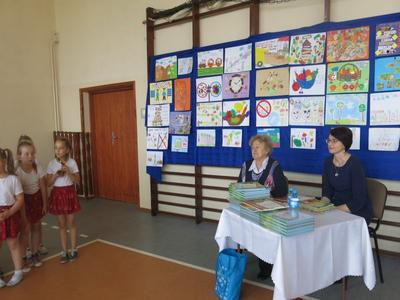 Spotkanie autorskie z poetką panią Teresą Ostrowską.