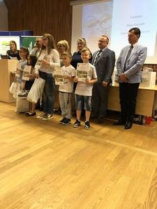 Laureaci konkursu plastycznego ,,Bezpiecznie na wsi