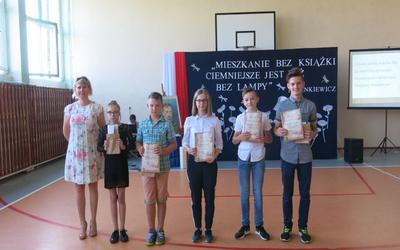 Laureaci konkursu fotograficznego ,,Magiczny świat