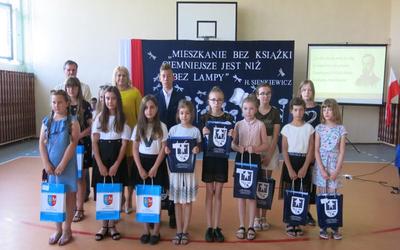 Laureaci konkursu ,,Sienkiewicz w oczach uczniów