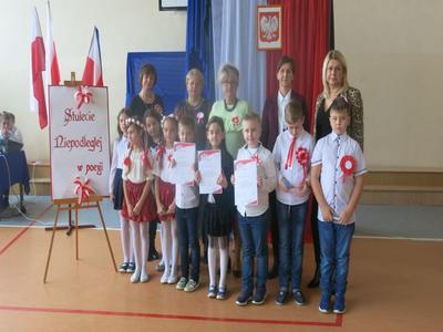 Uczestnicy konkursu recytatorskiego ,,100 lecie Niepodległej w poezji