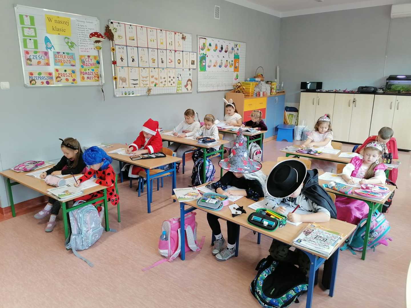 dzien_postaci_z_bajek_1b_15.jpg