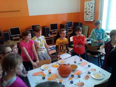 Stół dyniowy klasy IVb