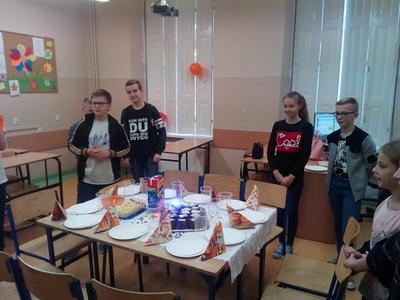 Stół dyniowy klasy VI