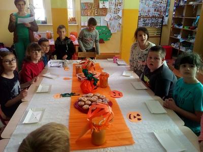 Prezentacja stołu dyniowego klasy IVa
