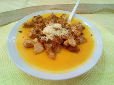 Zupa dyniowa- potrawa zaprezentowana przez klasę VII